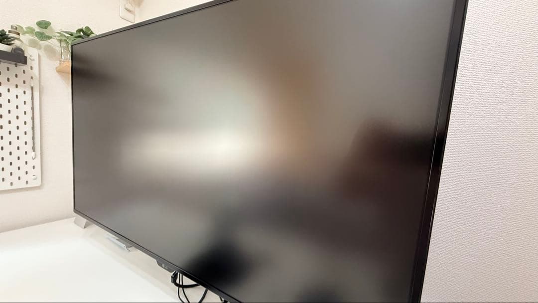 【4K大型／付属品完備】LG 43UN700T-B 42.5インチ