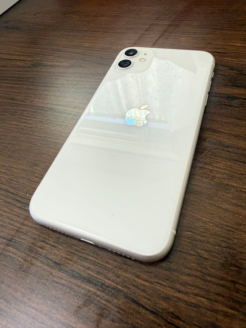 Apple iPhone 11 ホワイト 本体　128GB