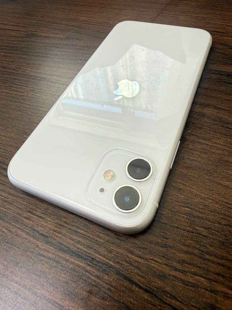 Apple iPhone 11 ホワイト 本体　128GB