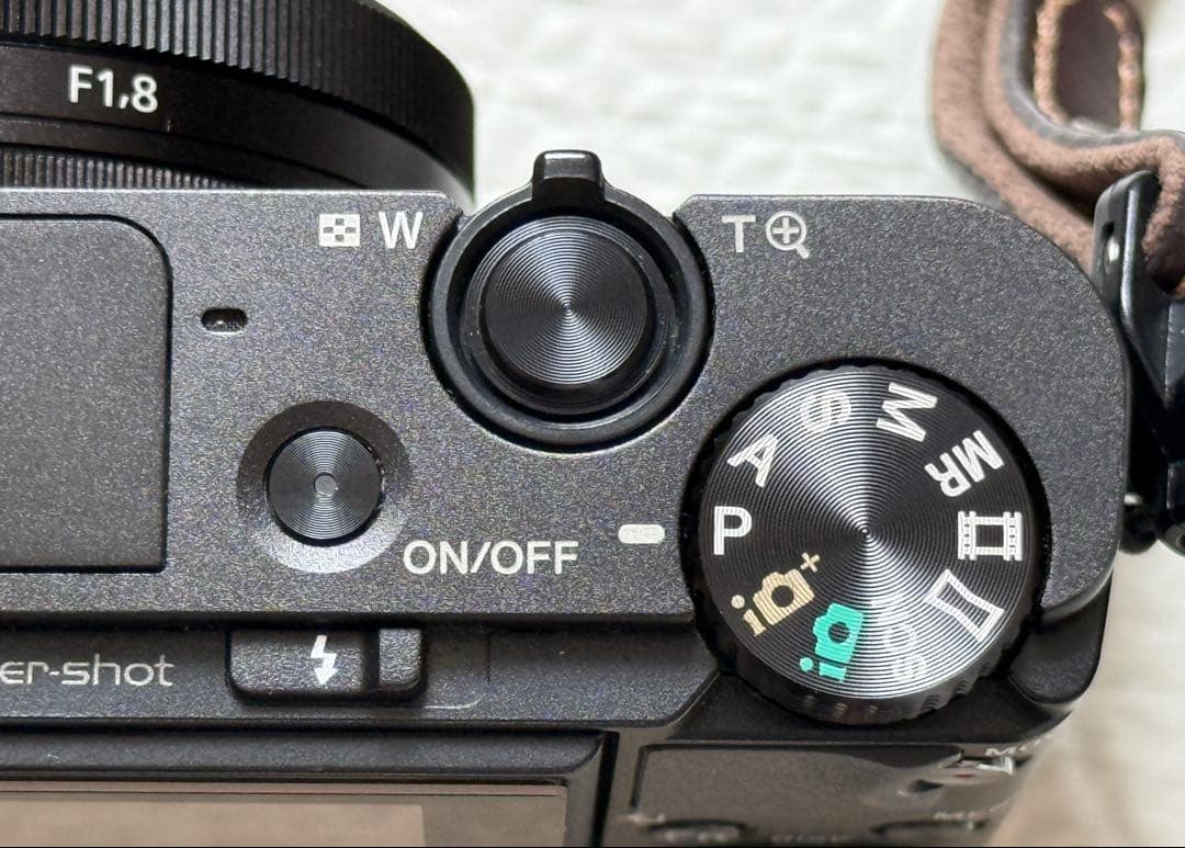 SONY DSC RX100M3 本体と付属品 バッテリー3個、充電器、ケース付