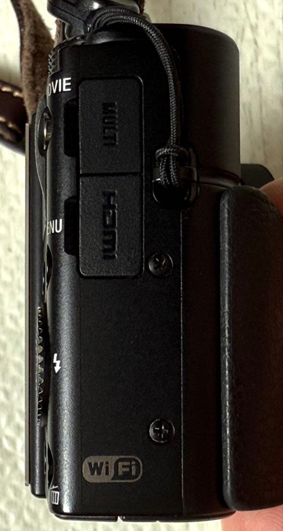 SONY DSC RX100M3 本体と付属品 バッテリー3個、充電器、ケース付