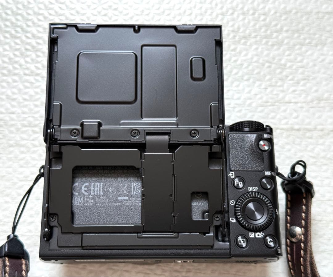 SONY DSC RX100M3 本体と付属品 バッテリー3個、充電器、ケース付