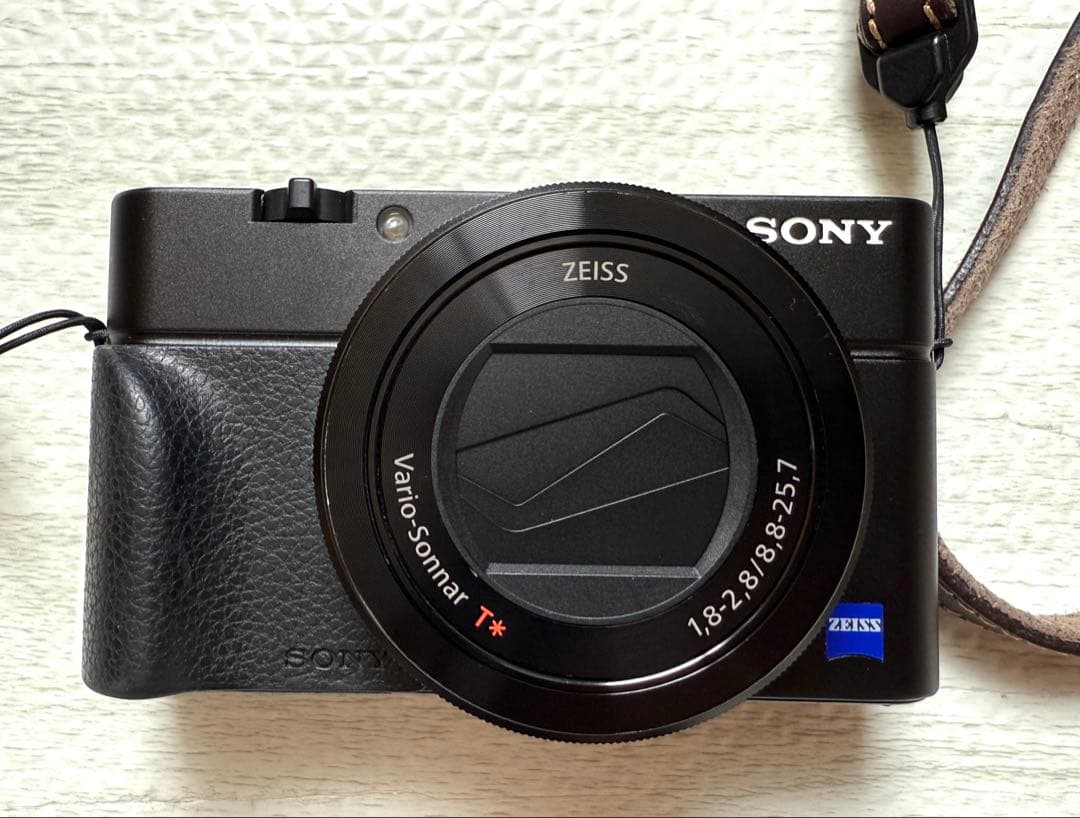 SONY DSC RX100M3 本体と付属品 バッテリー3個、充電器、ケース付