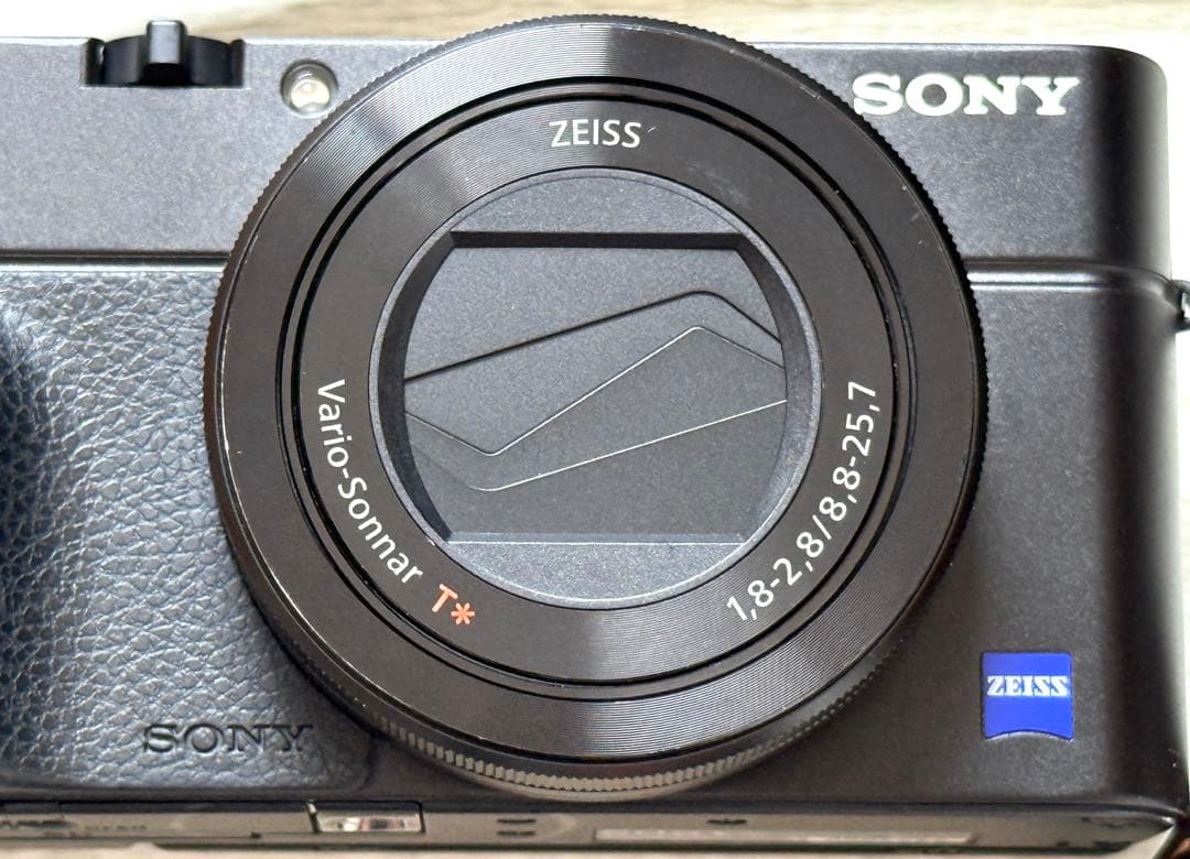 SONY DSC RX100M3 本体と付属品 バッテリー3個、充電器、ケース付