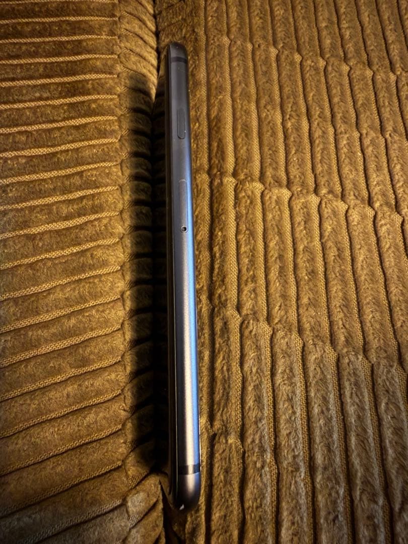 Apple iPhone 8 スペースグレー 64gb