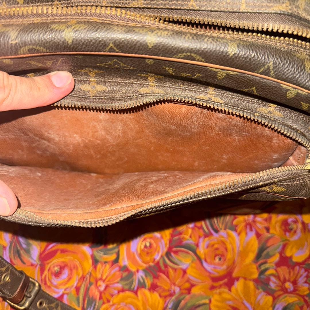 Louis Vuitton モノグラムショルダーバッグ