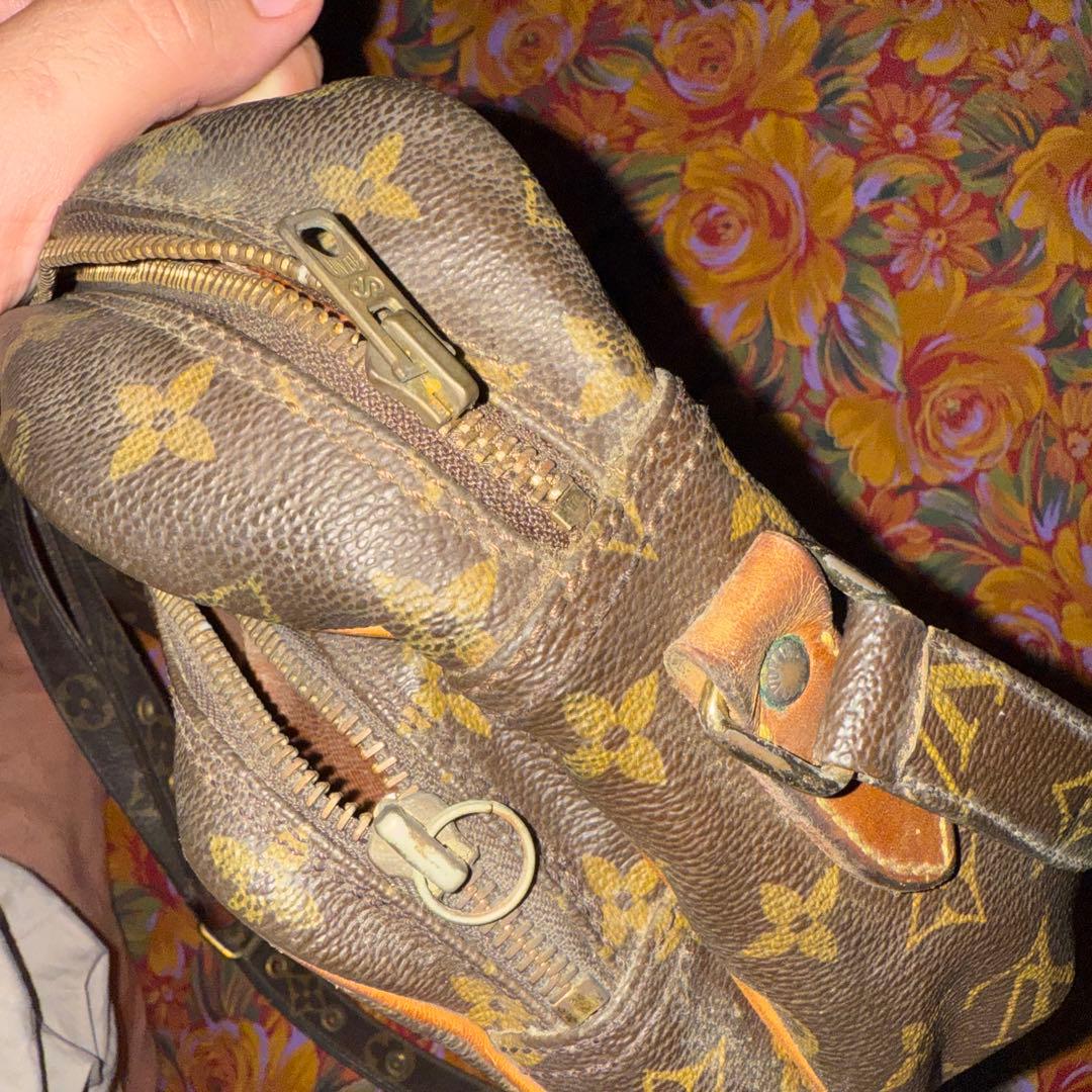 Louis Vuitton モノグラムショルダーバッグ