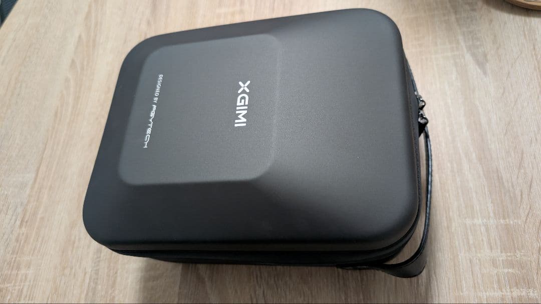 xgimi mogo pro +　アンドロイドTV プロジェクター　ケース付き