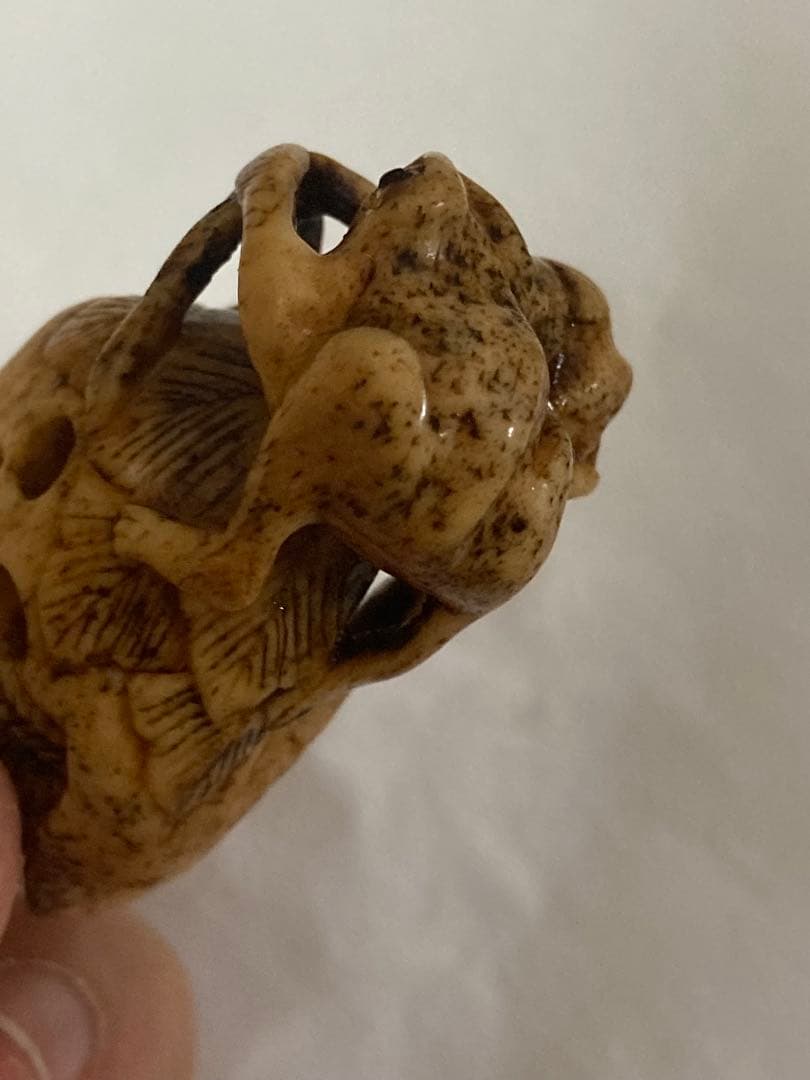 江戸期　提げ物 鹿角 蝦蟇仙人　古根付　高さ6.5cm