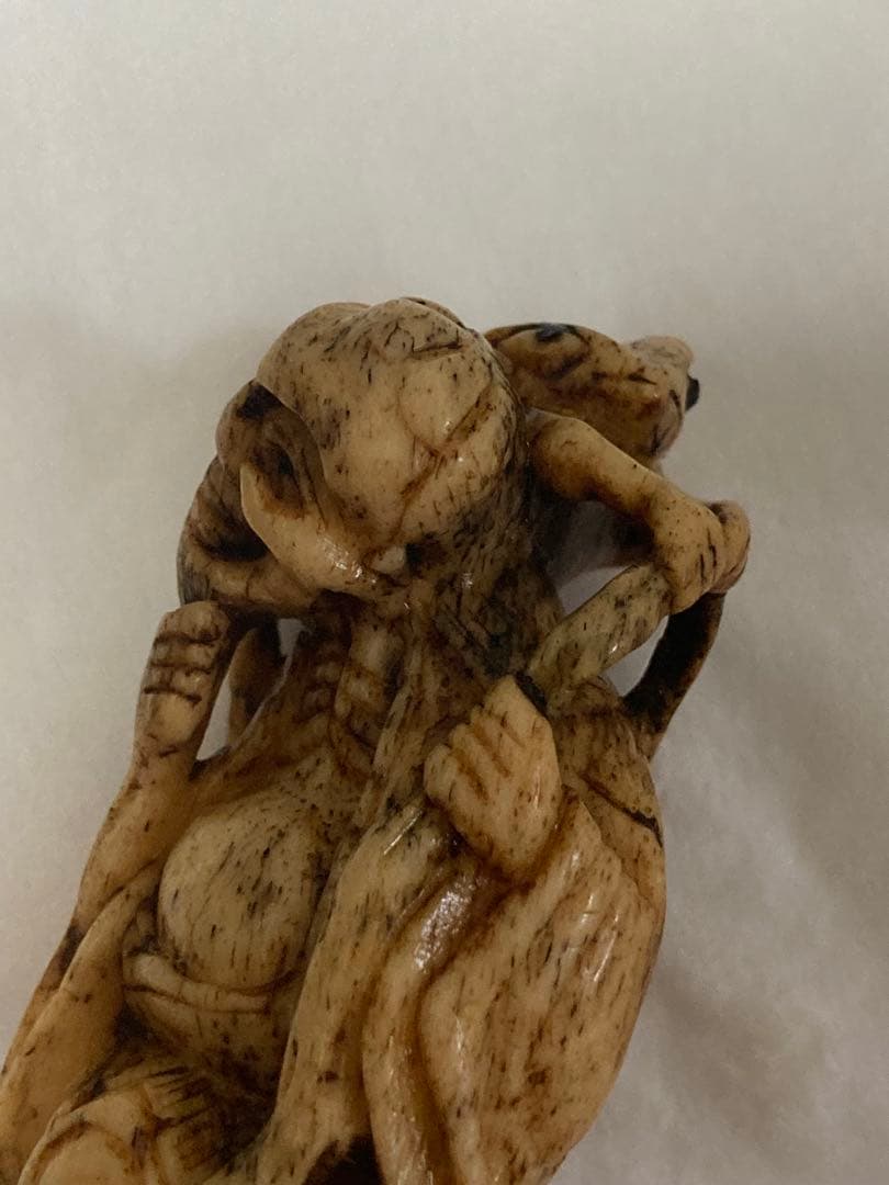 江戸期　提げ物 鹿角 蝦蟇仙人　古根付　高さ6.5cm