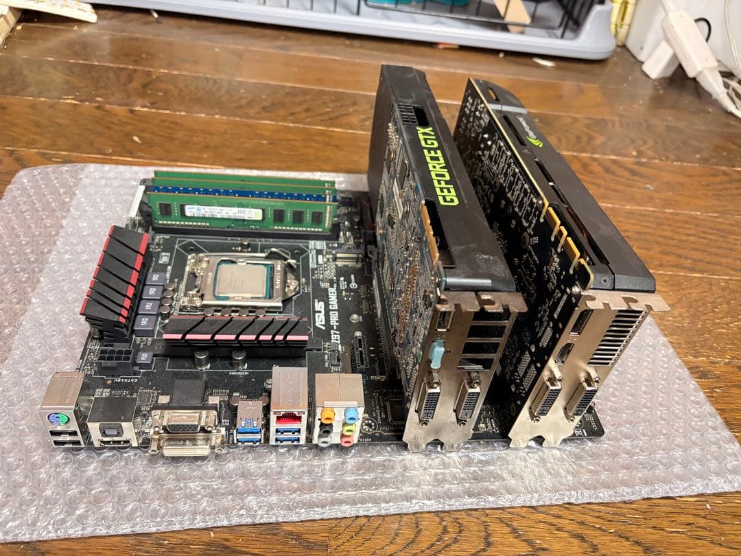 ASUS Z97-PRO GAMER マザーボード + GeForce GTX