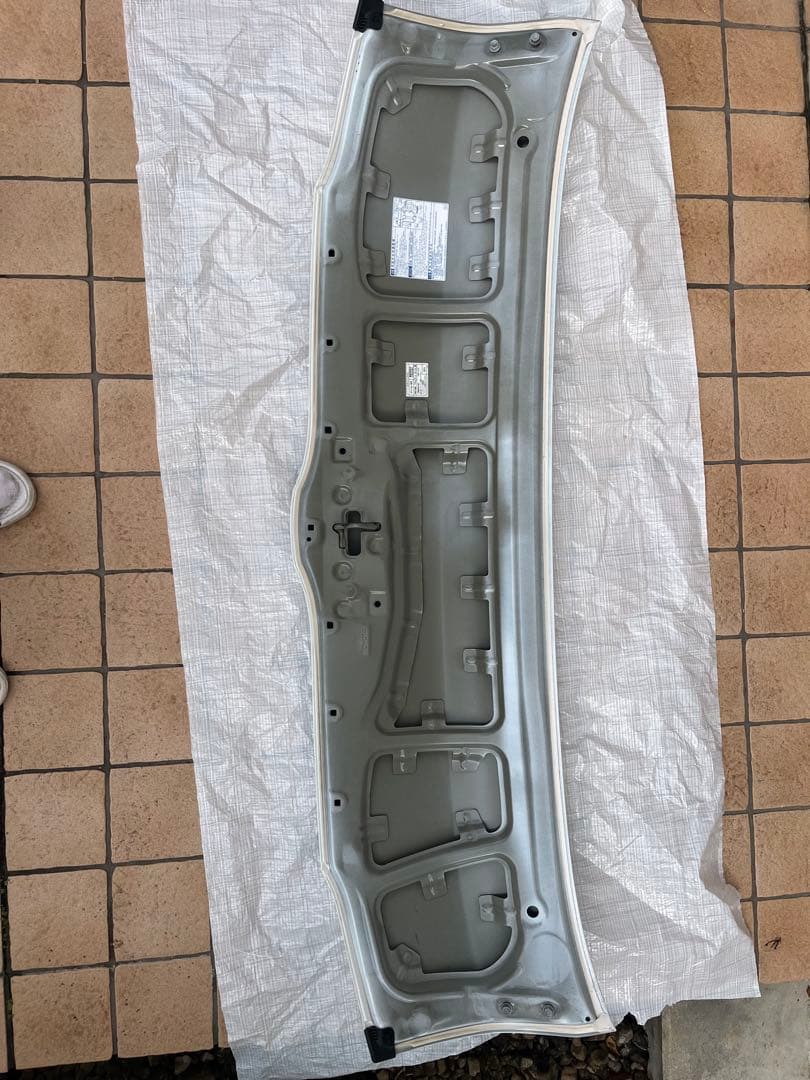 トヨタ ハイエースボンネット