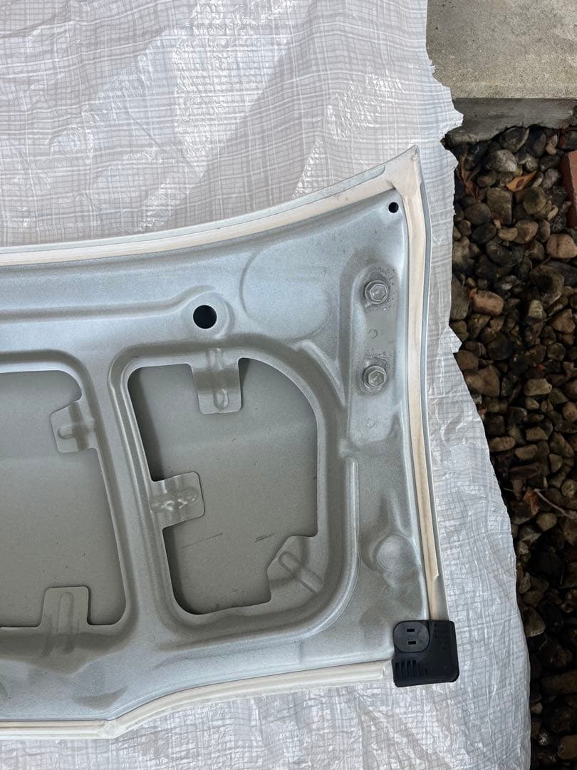 トヨタ ハイエースボンネット