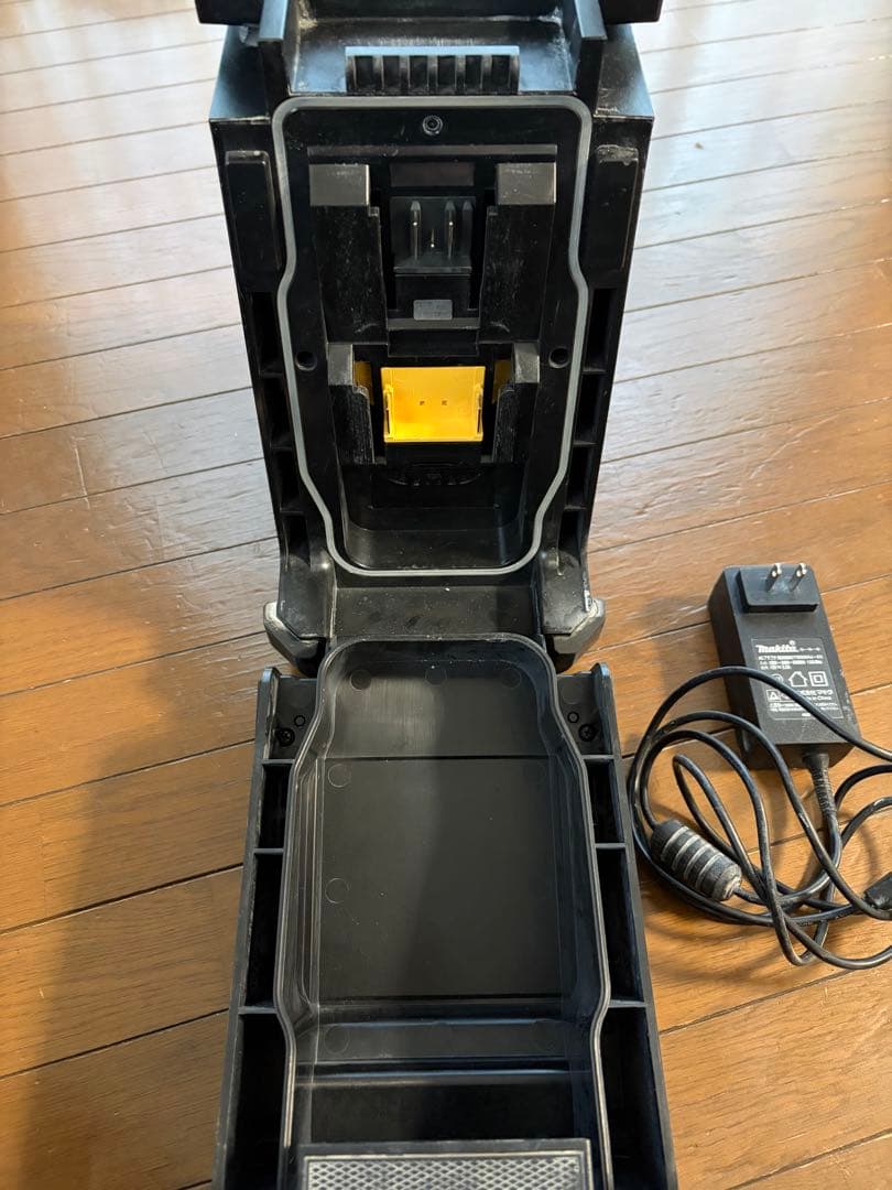 Makita MR113 Bluetooth ラジオ