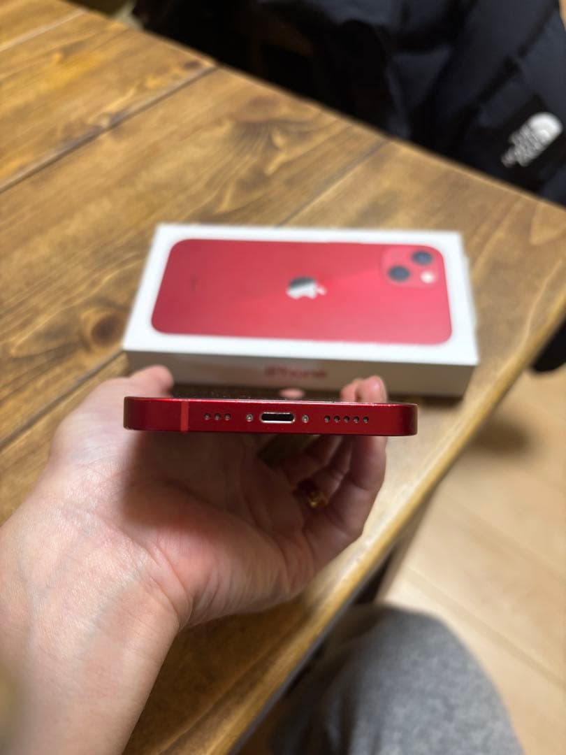 筋肉カバさん⭐︎Apple iPhone 13 (PRODUCT)RED