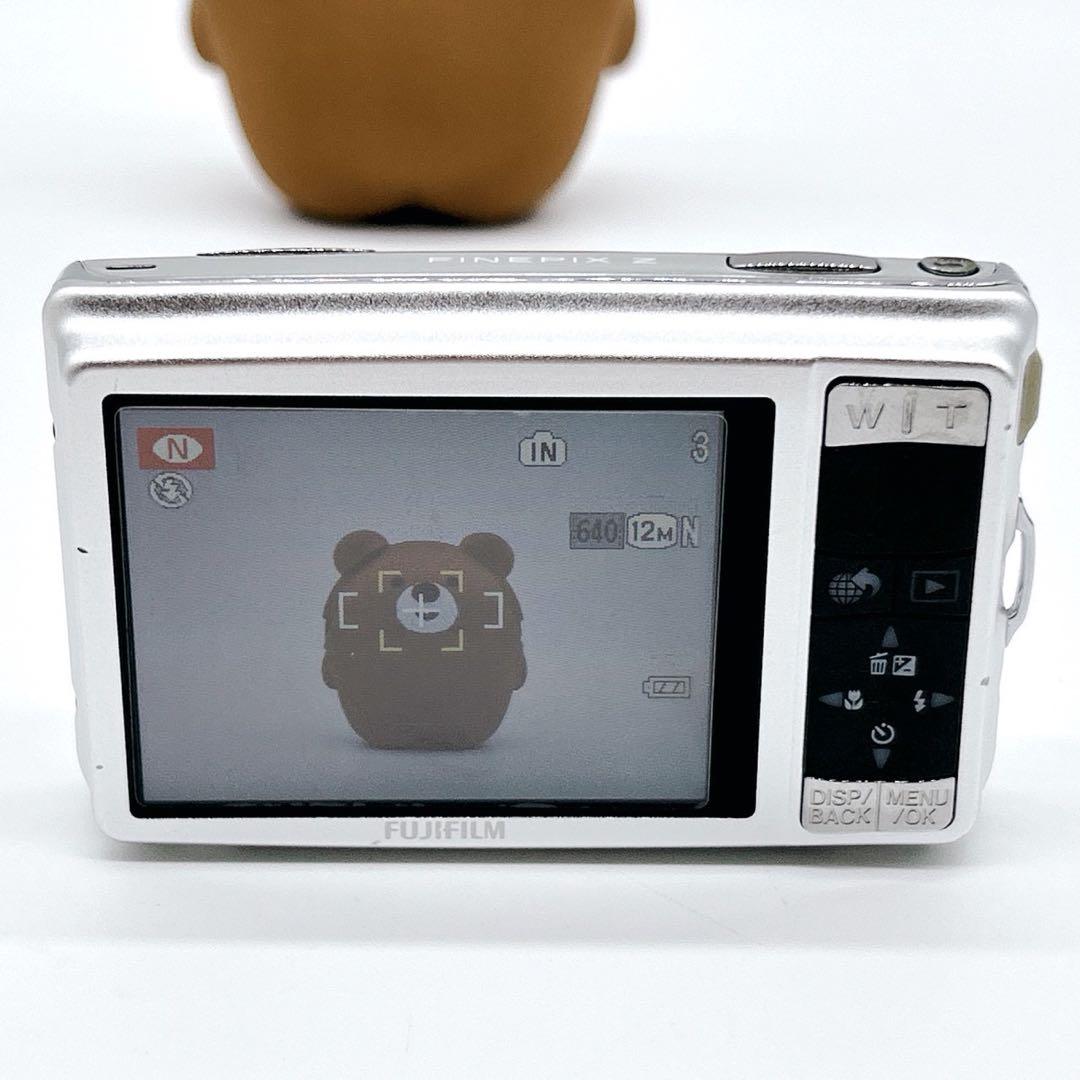 FUJIFILM フジフィルム FinePix z70 シルバー デジカメ