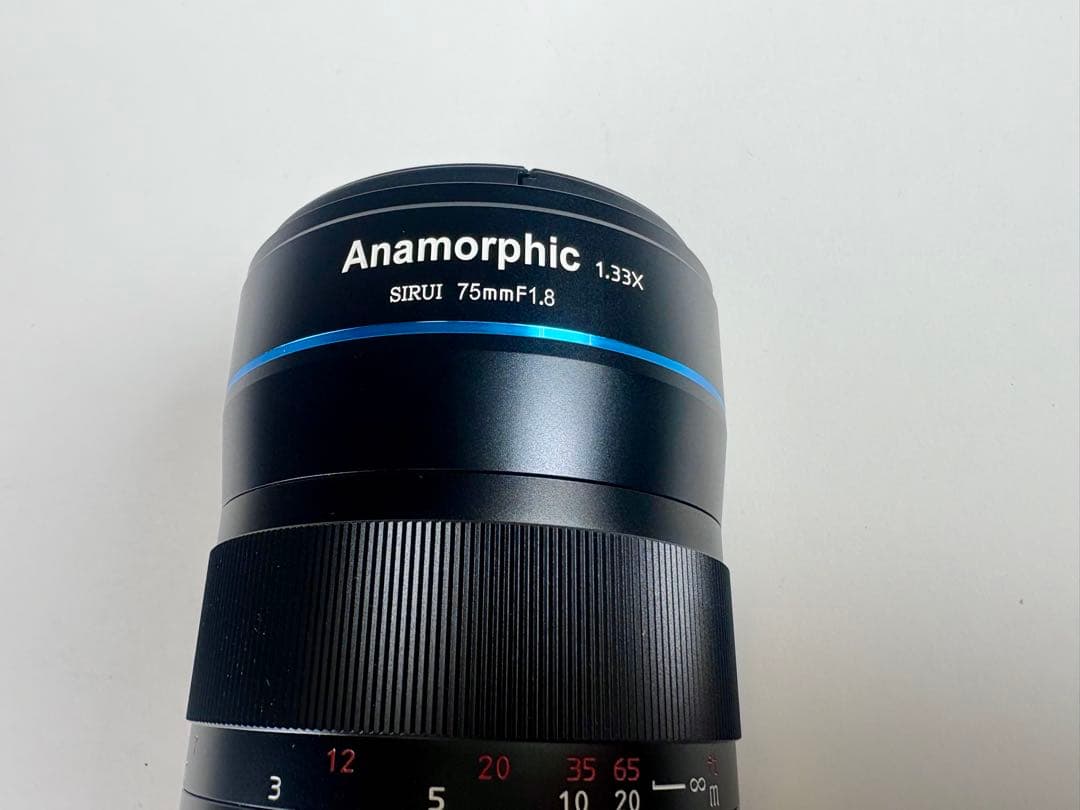 SIRUI Anamorphic1.33x 75mm F1.8 EF-Mマウント