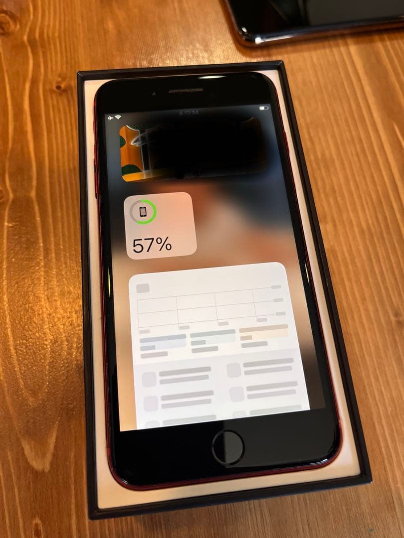 Apple iPhone 8 Plus (赤) 本体