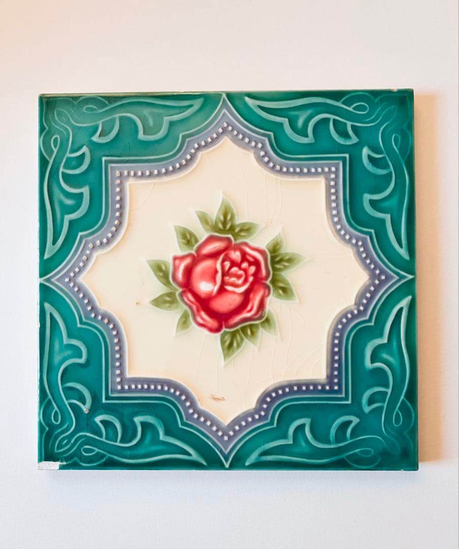 【マジョリカタイル】バラの花柄タイル　ターコイズグリーン　日本製アンティーク