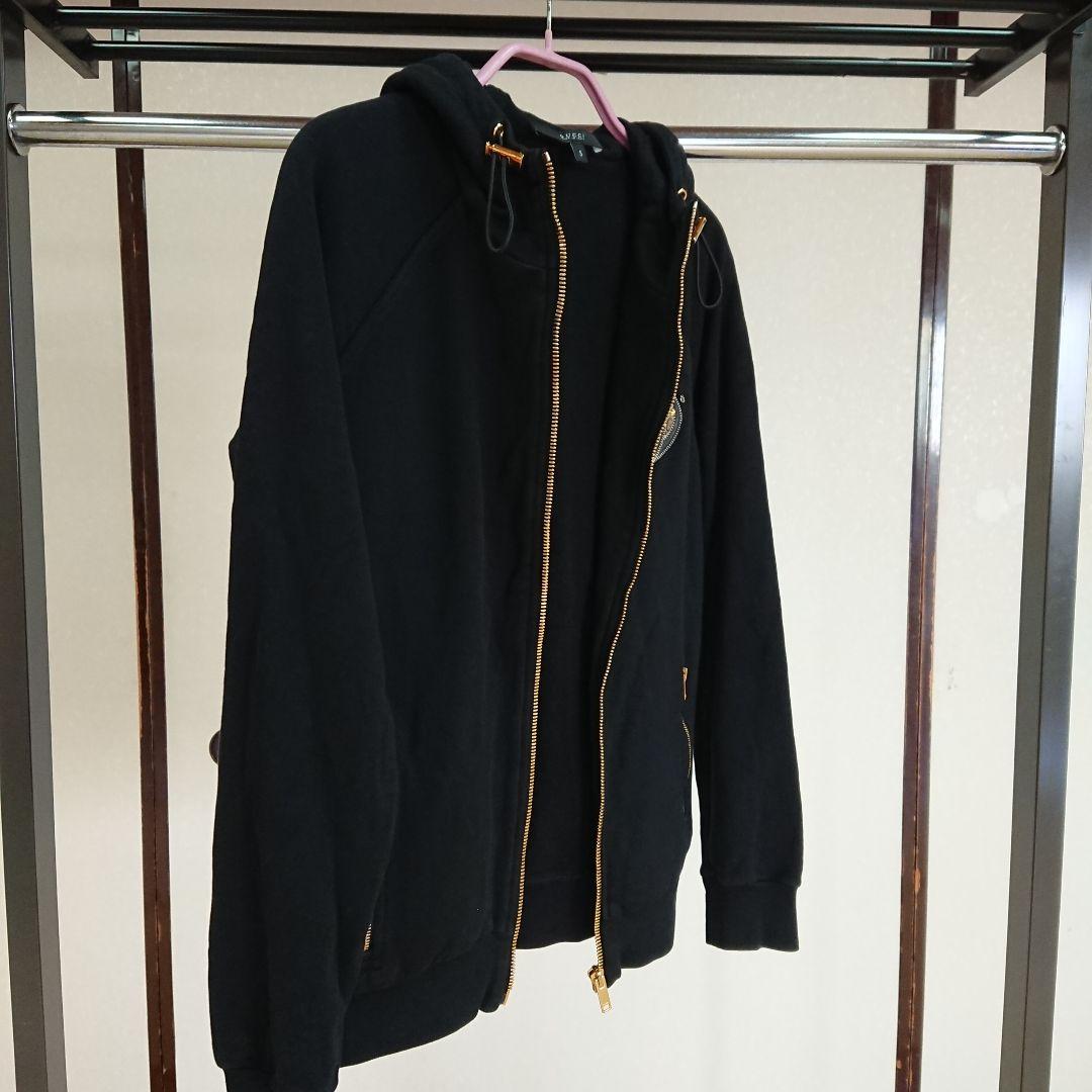 パーカーなんですけど