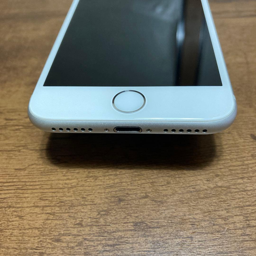 iPhone8 64GB シルバーSIMフリー 初期化済み　本体のみ