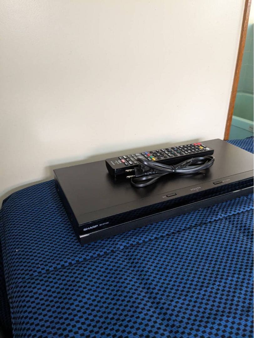 ブルーレイレコーダー 黒 リモコン付き