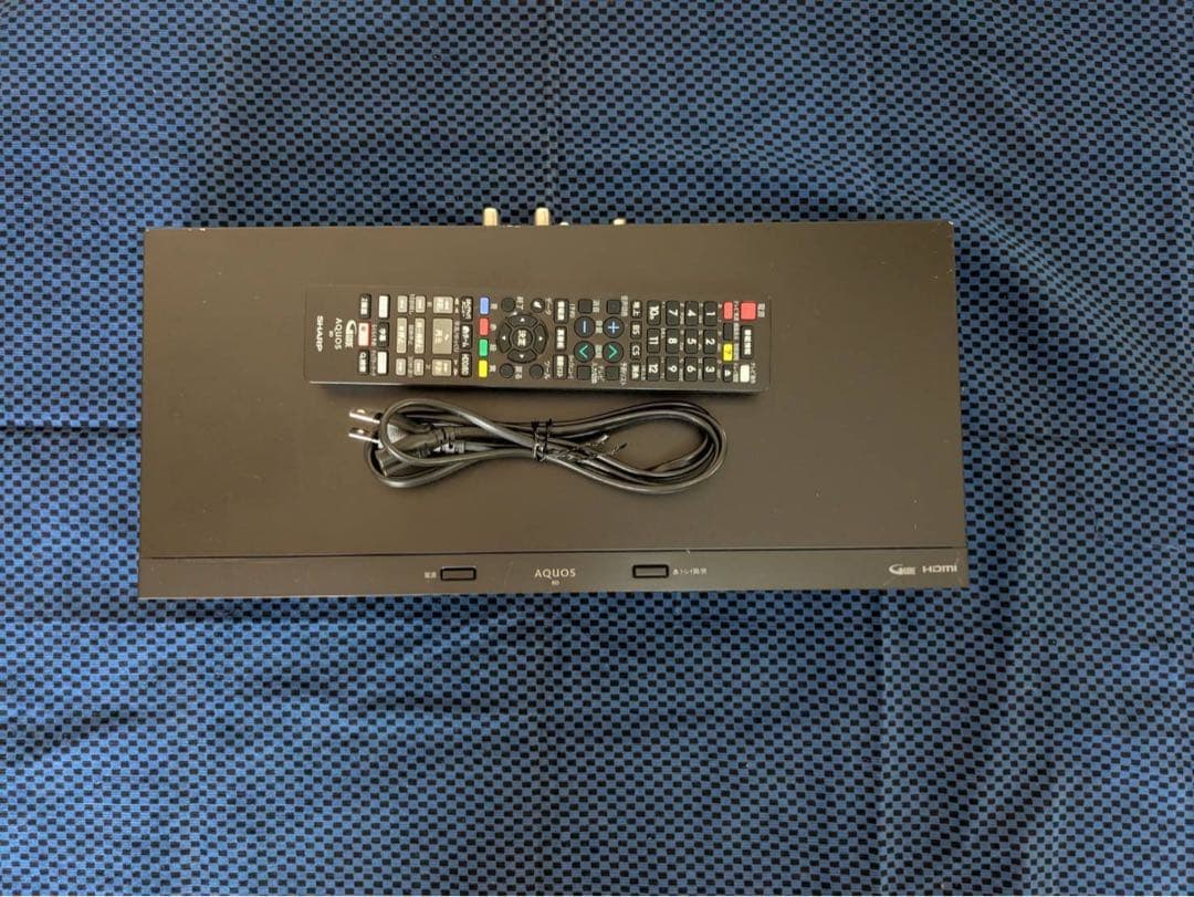 ブルーレイレコーダー 黒 リモコン付き