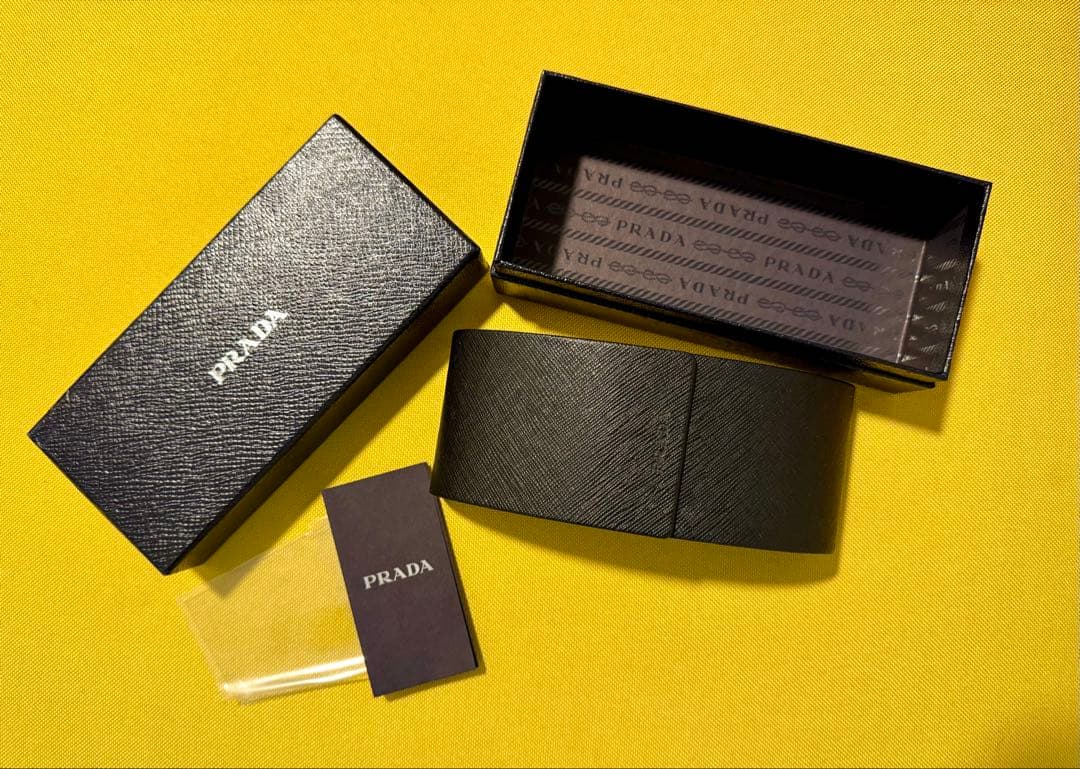 む*い様 【PRADA】サングラス グリーンレンズ フルセット イタリア製！！！