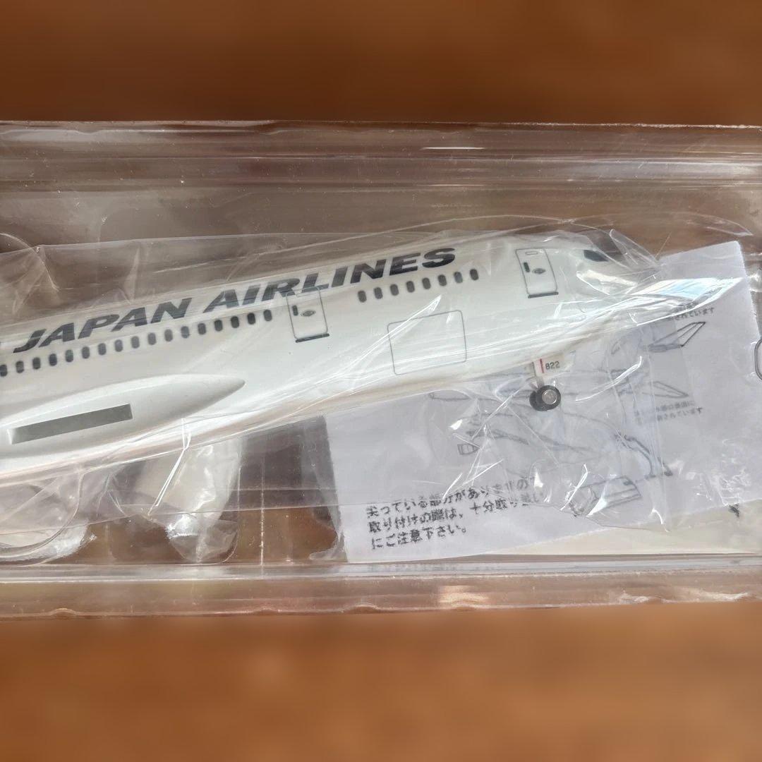 [新品]Boeing 787-8 日本航空 1:200 おまけ　シール付き