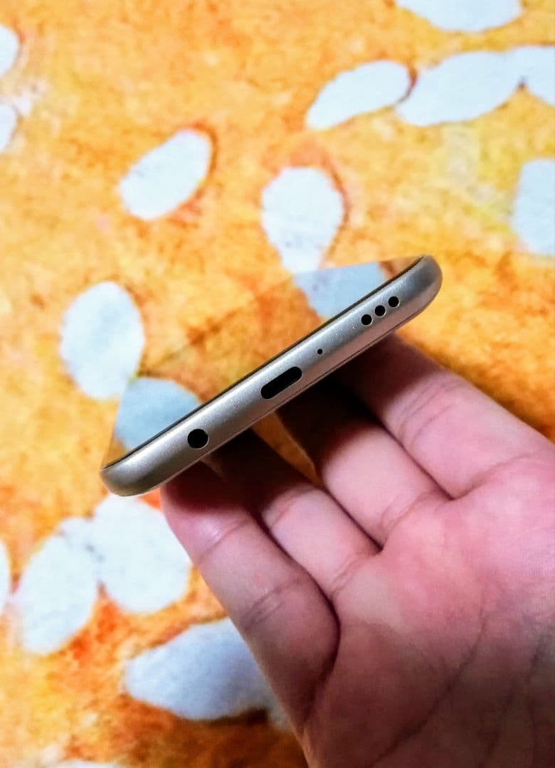 LG V60 ThinQ 5G L-51A 超美品