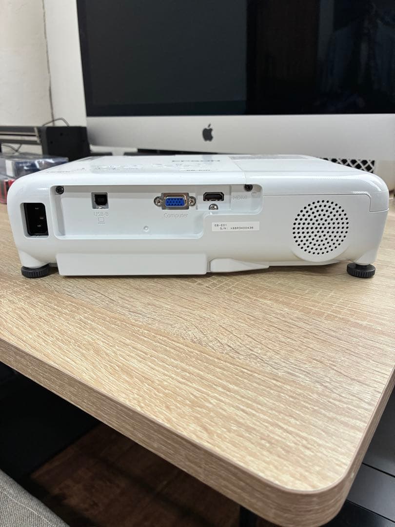 EPSON エプソン プロジェクター EB-E01