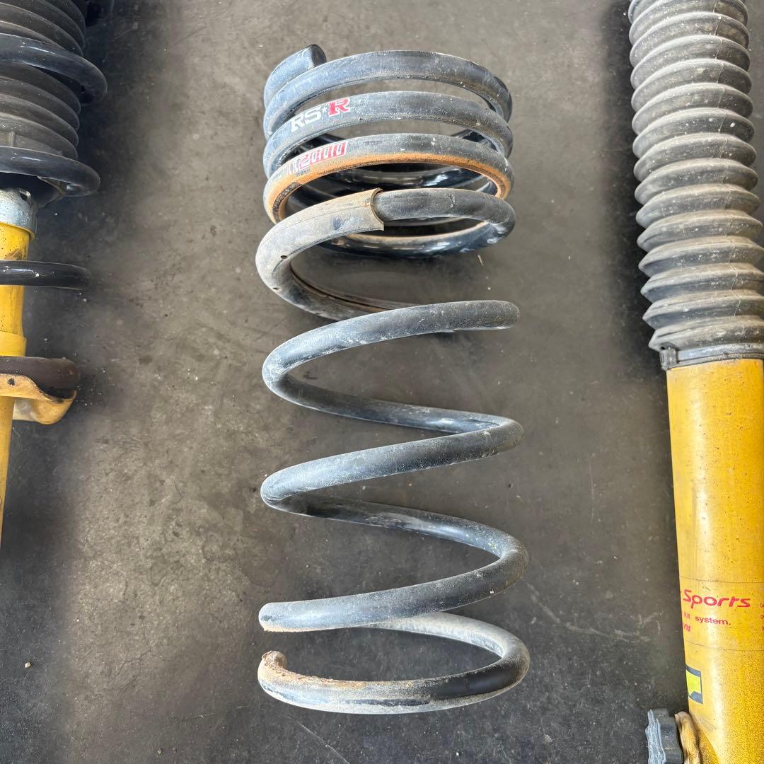 KYBカヤバ.ショックアブソーバー。RSR.Ti2000 ルーミー　タンク