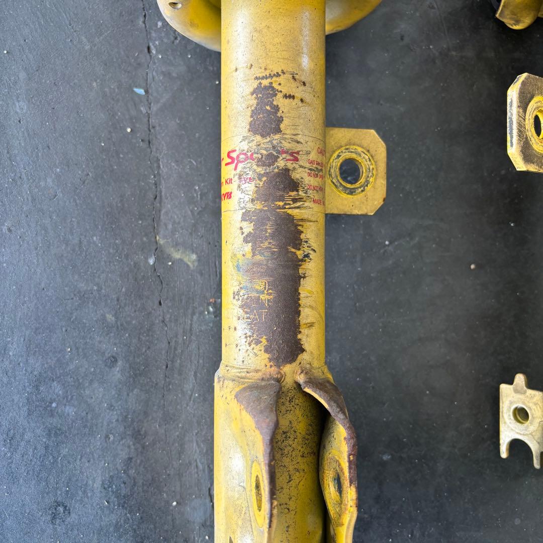 KYBカヤバ.ショックアブソーバー。RSR.Ti2000 ルーミー　タンク