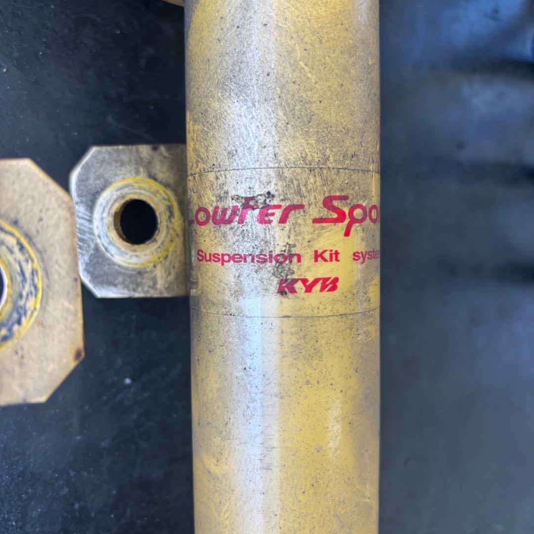 KYBカヤバ.ショックアブソーバー。RSR.Ti2000 ルーミー　タンク