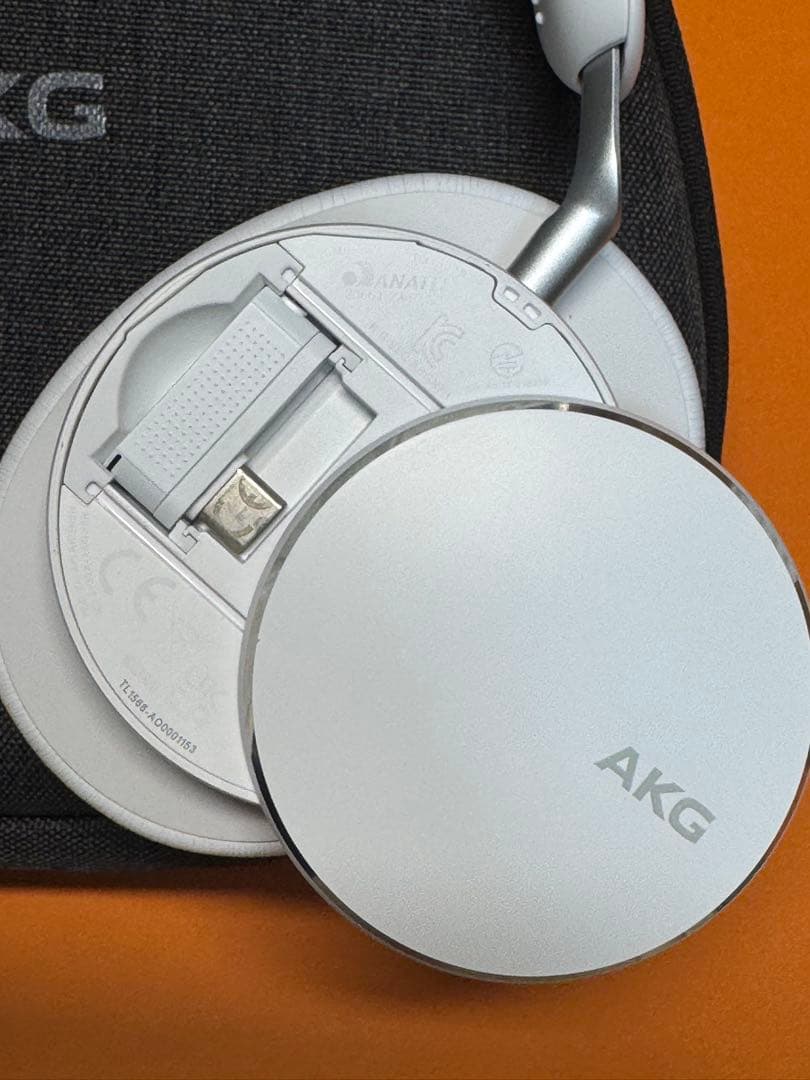 AKG N9 Hybrid ワイヤレスヘッドホン