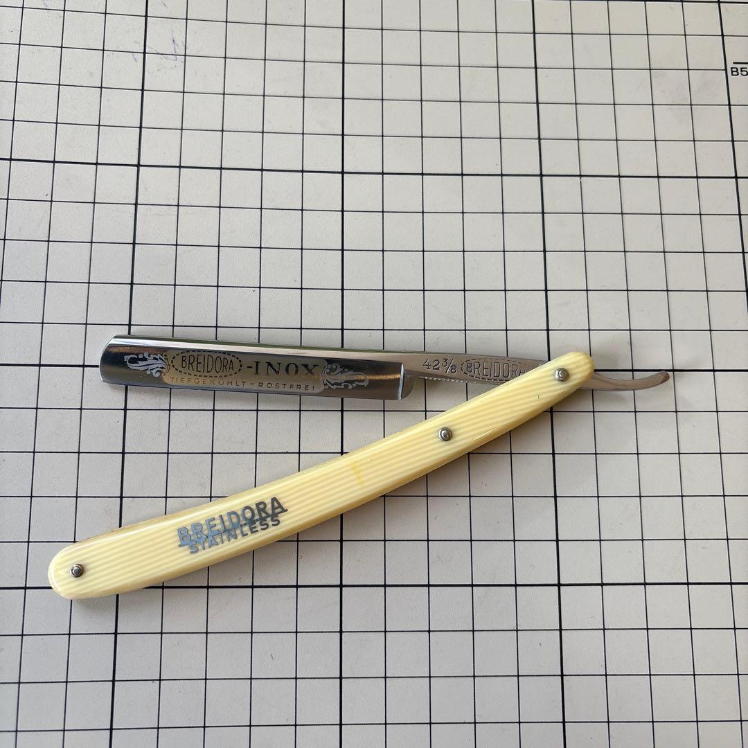 BREIDORA 1 NOX メンズ剃刀 ステンレス製 アイボリー