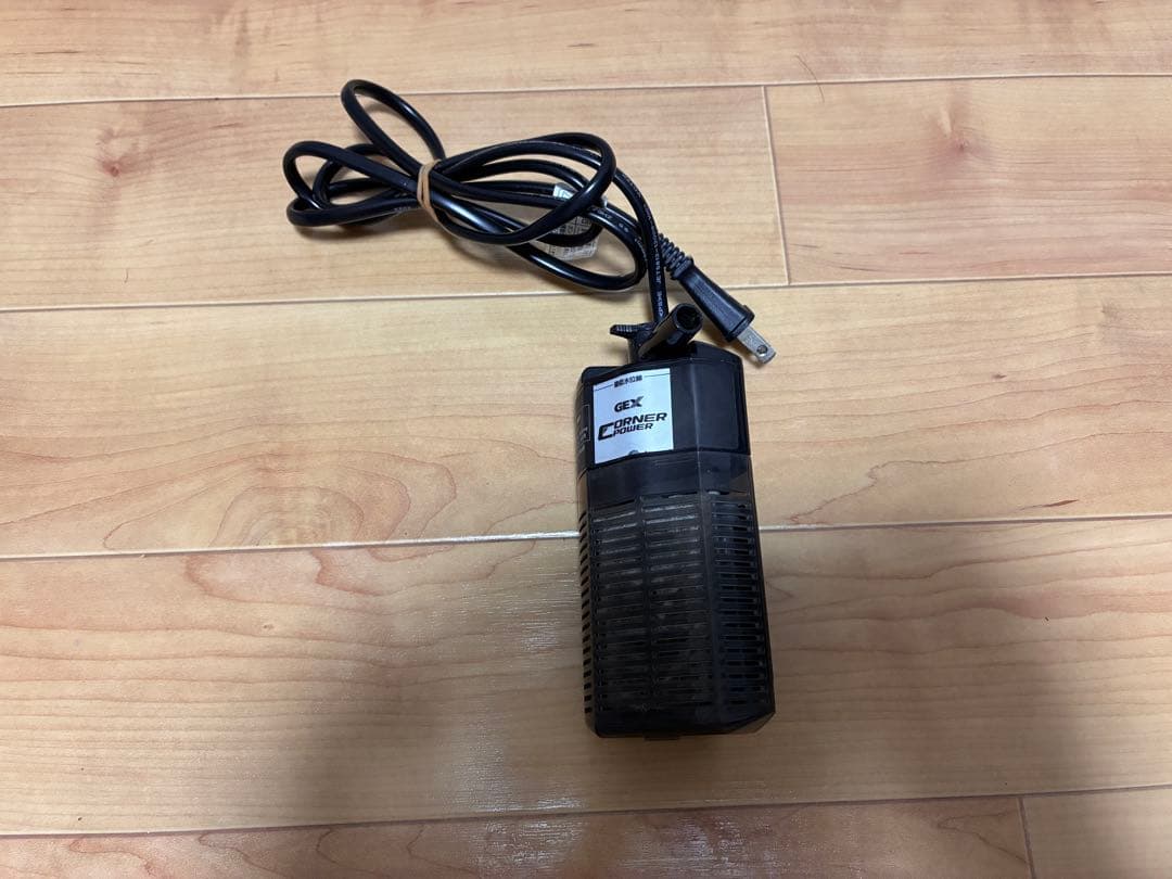 だぃすけ　水槽セット ライト ヒーター ポンプ マット ガラス蓋　流木付き