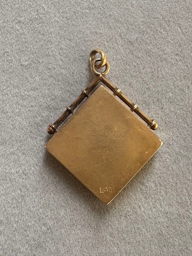 アンティーク　ヴィンテージ　K18陽刻　彫金　方位磁針　ロケット　ペンダント