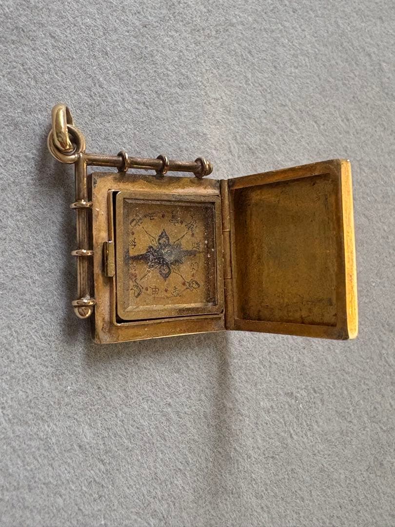 アンティーク　ヴィンテージ　K18陽刻　彫金　方位磁針　ロケット　ペンダント