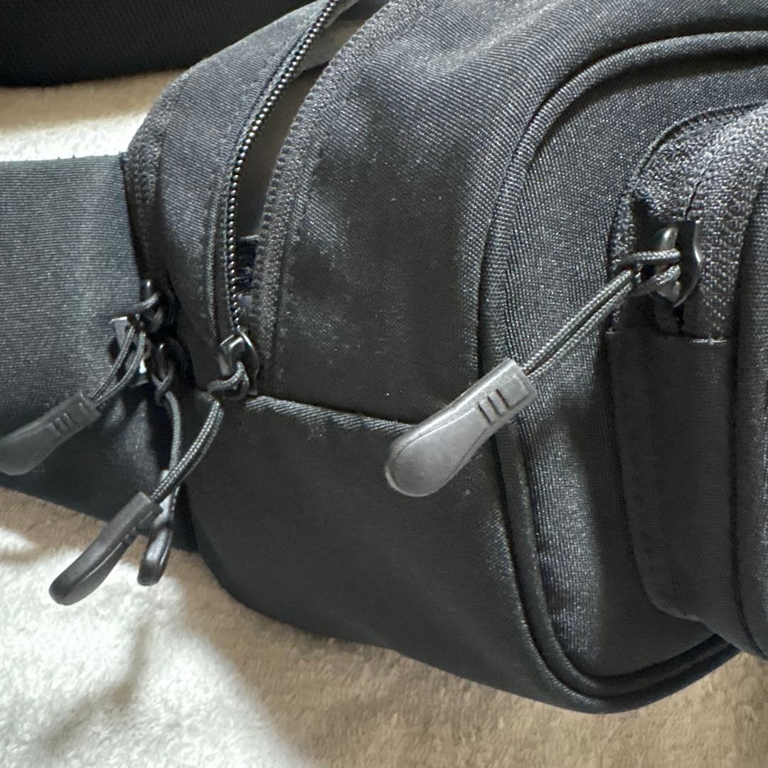 POMULU ポムル ヒップシート ショルダーバッグ スリング ブラック 黒