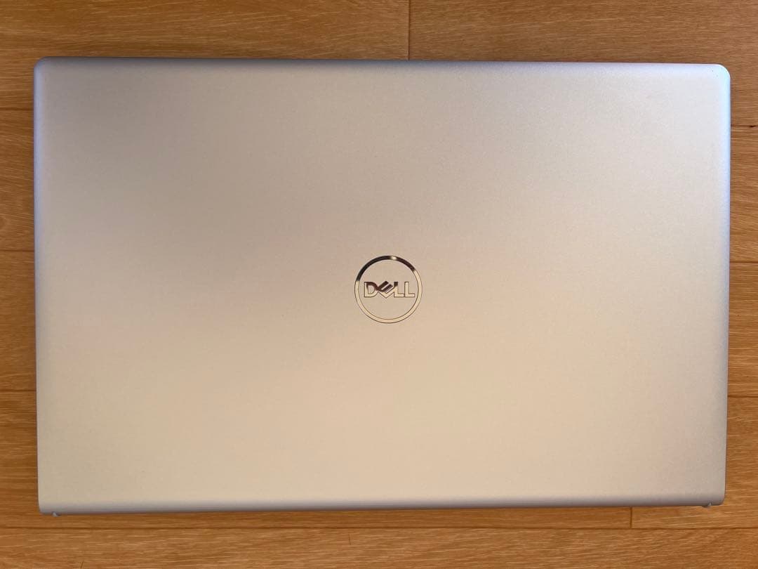 DELL Inspiron 15 3520 シルバー