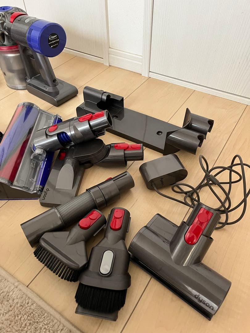 ダイソン v8 absolute + 付属品多数