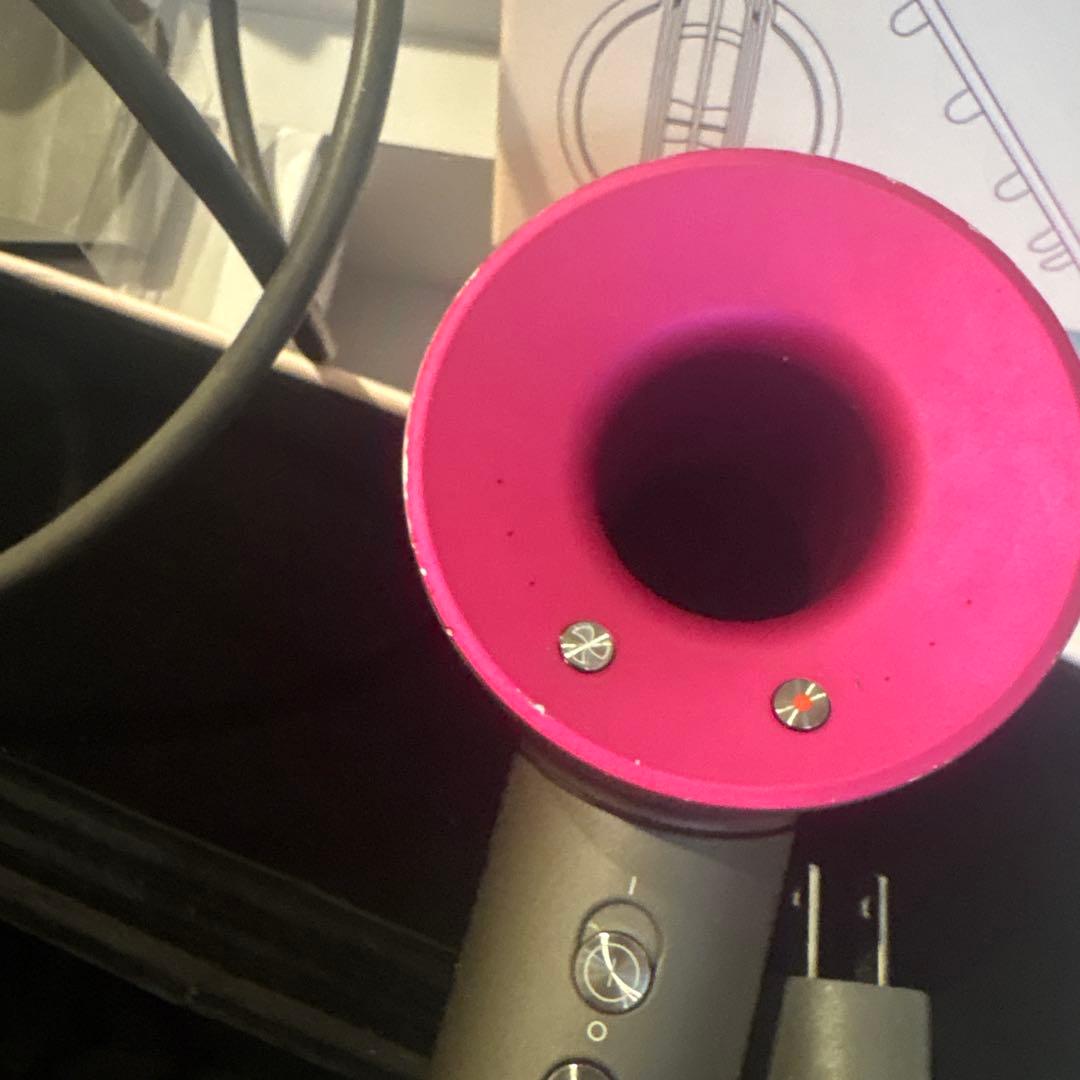 ダイソンドライヤー　箱付き