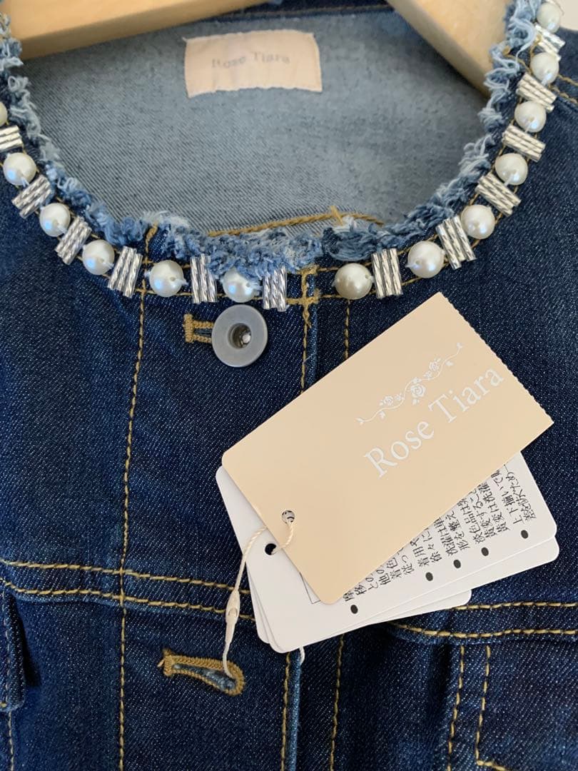 まゆり。Rose Tiara ビーズ装飾デニムジャケット