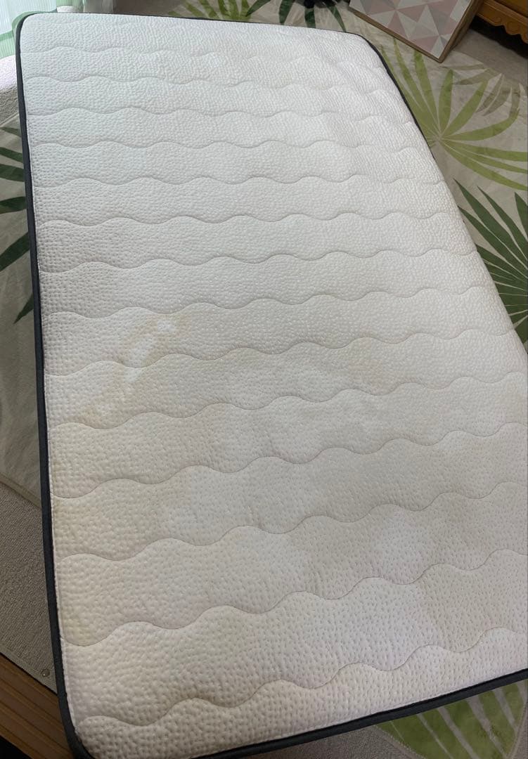 NELLマットレス　セミダブル（クリーニング済み）
