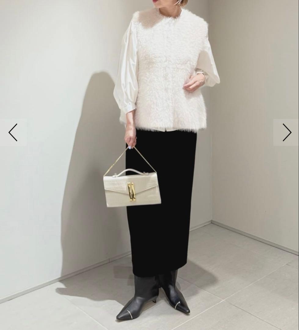 トゥモローランド　　フェザーヤーン ペプラムベスト　新品　タグ付　人気完売品