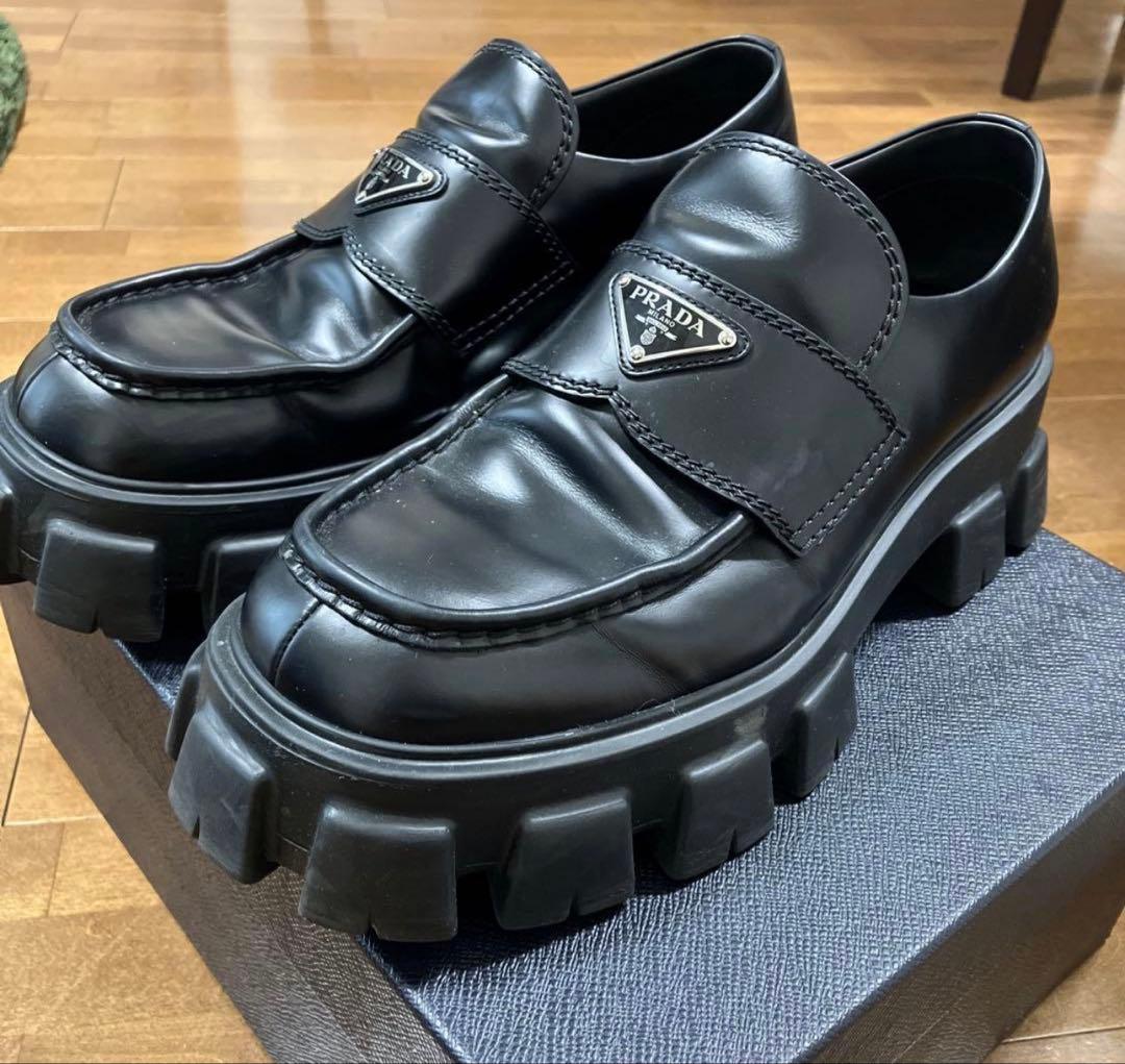 PRADA モノリス　ローファー　10