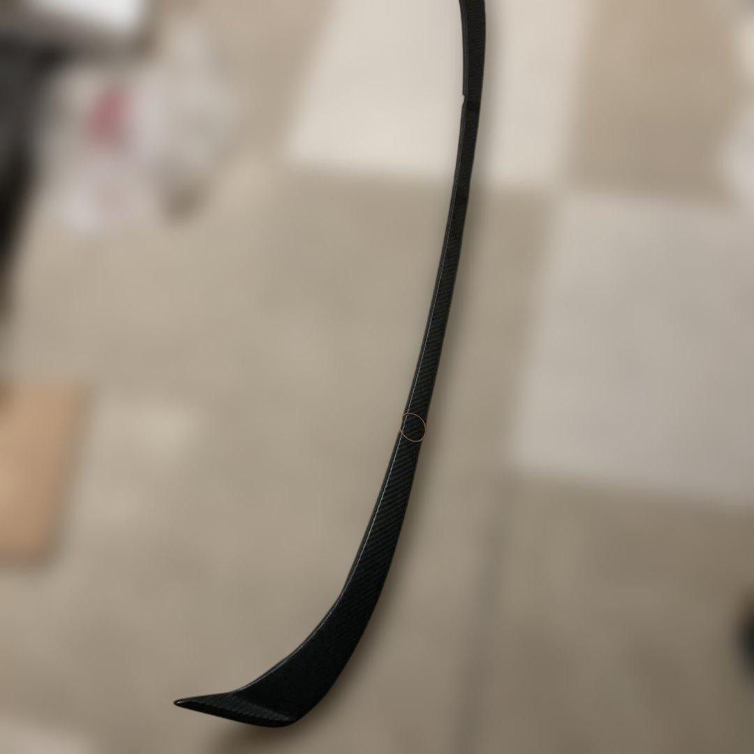 ハイエース　200系　標準ボディ　ワイパーガード　カーボン調