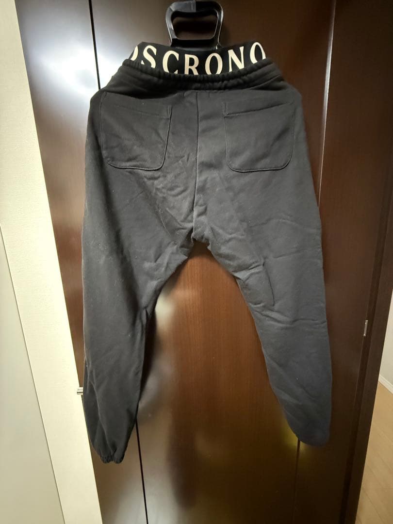 CRONOS ブラック フード付きパーカーとジョガーパンツセット