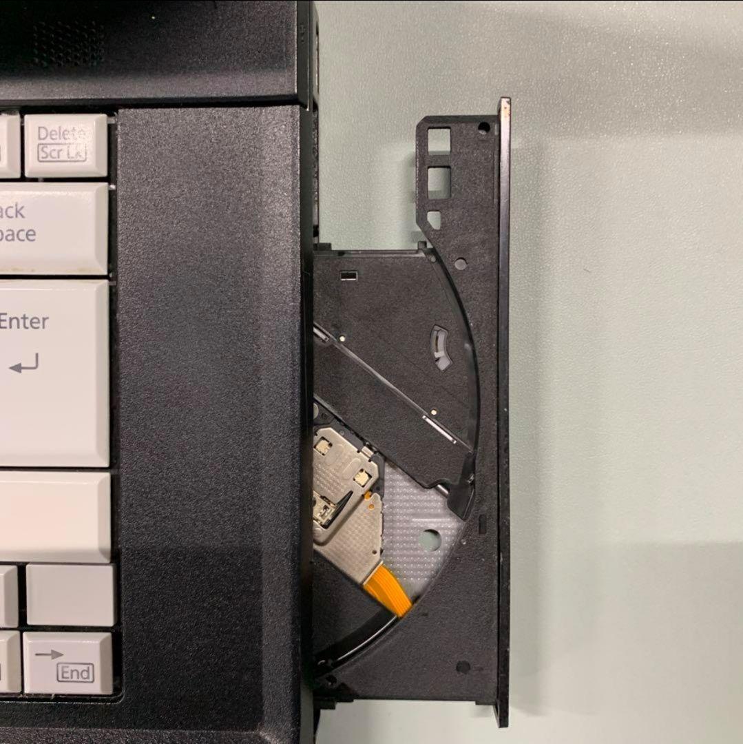 ノートパソコン DVD付き　爆速SSD搭載　 富士通　Windows11